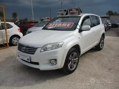 Usata Toyota RAV4 150 CV (110 kW) 2012 Bianco SUV