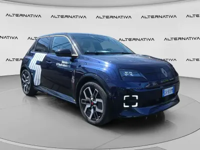 Usata Renault 5 E-Tech Iconic 110 kW (150 CV) 2024 Bestyle berlino (blu notturno Berlina