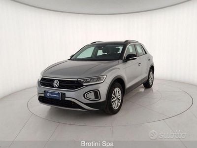 Grigio metallizzato Usata 2024 VW T-Roc Life SUV | 24.950 € (Buon prezzo)