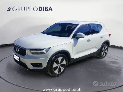 Usata Volvo XC40 Momentum 150 CV (110 kW) 2020 Bianco SUV