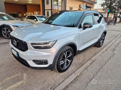Usata Volvo XC40 Business Edition 150 CV (110 kW) 2020 Grigio SUV