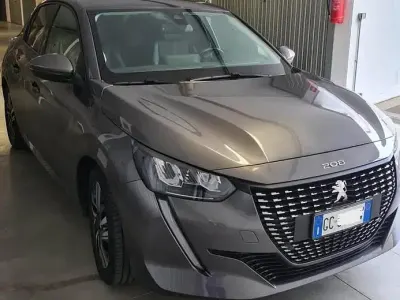 Usata Peugeot 208 101 CV (74 kW) 2020 Grigio Utilitaria