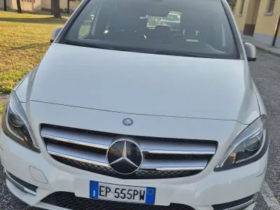 Usata Mercedes B180 Premium 109 CV (80 kW) 2012 Utilitaria