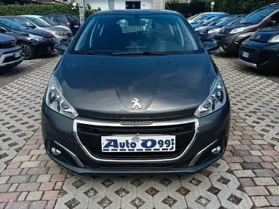 Usata Peugeot 208 Allure 82 CV (60 kW) 2016 Grigio Utilitaria