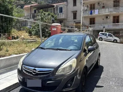 Usata Opel Corsa 85 CV (62 kW) 2012 Grigio Utilitaria