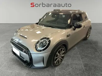 Usata Mini Cooper S Essential 178 CV (130 kW) 2023 Argento Utilitaria