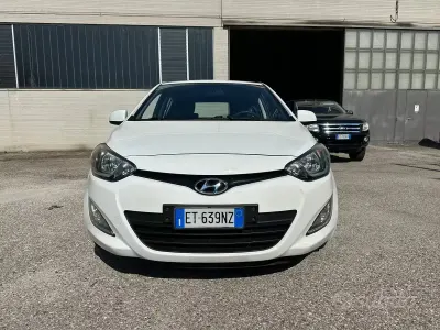 Usata Hyundai i20 85 CV (62 kW) 2013 Bianco Utilitaria