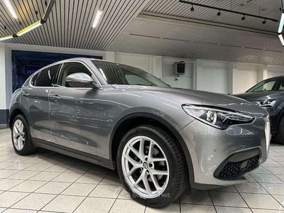 Usata Alfa Romeo Stelvio Executive 280 CV (205 kW) 2017 Grigio SUV