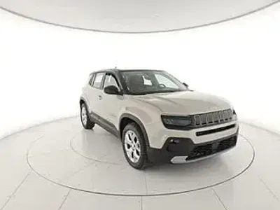 Usata Jeep Avenger Altitude 101 CV (74 kW) 2025 Beige SUV