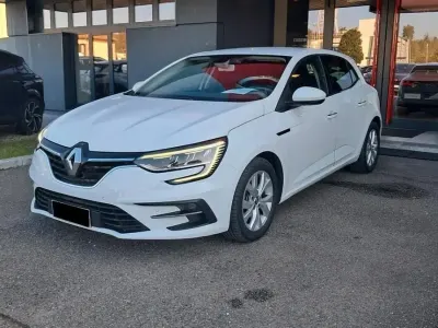 Usata Renault Mégane II Business 115 CV (84 kW) 2021 Bianco Berlina