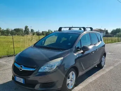Usata Opel Meriva 120 CV (88 kW) 2014 Grigio Monovolume