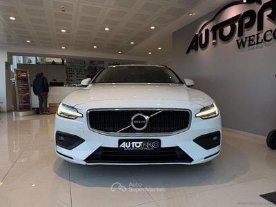 Usata Volvo V60 Business Edition 150 CV (110 kW) 2020 Bianco Station wagon