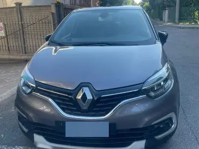 Usata Renault Captur 90 CV (66 kW) 2019 Bluazzurro SUV