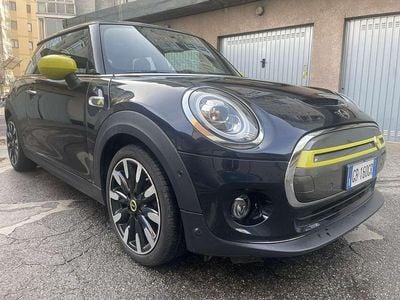Usata Mini Cooper SE 75 kW (102 CV) 2020 Nero Utilitaria