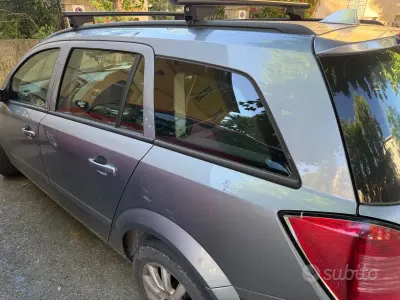 Usata Opel Astra 120 CV (88 kW) 2007 Grigio Station wagon