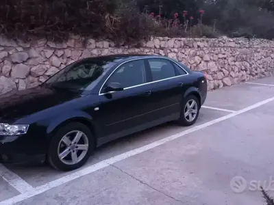 Begagnad Audi A4 130 HK (95 kW) 2002 Blå Sedan