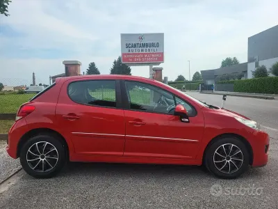 Usata Peugeot 207 70 CV (51 kW) 2013 Rosso Berlina