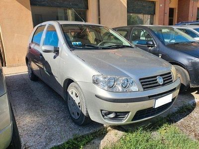 Usata Fiat Punto Dynamic 69 CV (50 kW) 2003 Grigio Utilitaria