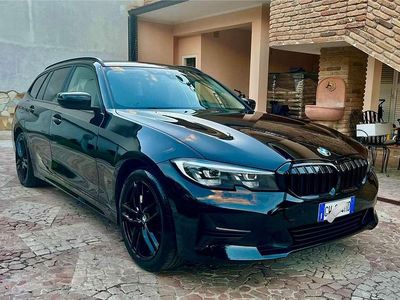 Usata BMW 318 150 CV (110 kW) 2022 Nero Station wagon