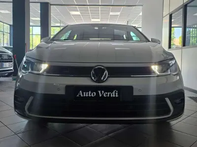 Usata VW Polo Style 95 CV (69 kW) 2023 Argento Utilitaria