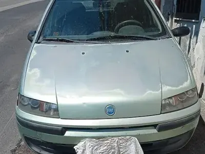 Usata Fiat Punto 80 CV (58 kW) 2001 Verde Utilitaria