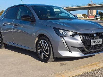 Usata Peugeot 208 Allure 101 CV (74 kW) 2022 Argento Utilitaria