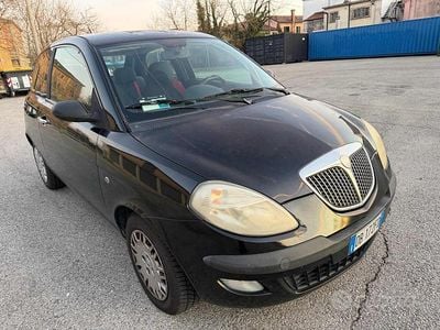 Usado Lancia Ypsilon 60 HP (44 kW) 2006 Preto Citadino