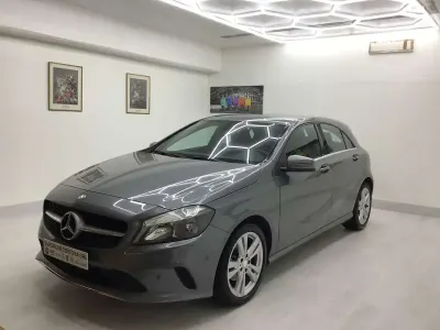 Usata Mercedes A180 Executive 109 CV (80 kW) 2017 Nero Utilitaria