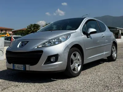 Usata Peugeot 207 Allure 120 CV (88 kW) 2012 Argento Berlina