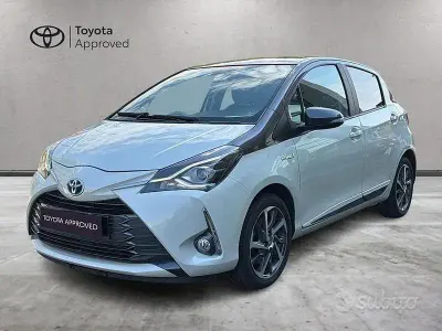 Usata Toyota Yaris Hybrid 101 CV (74 kW) 2019 Bianco Berlina