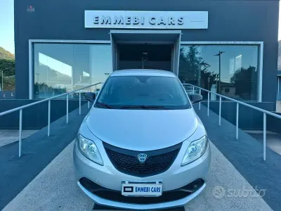 Usata Lancia Ypsilon 69 CV (50 kW) 2018 Grigio Utilitaria