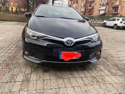 Toyota Auris Hybrid