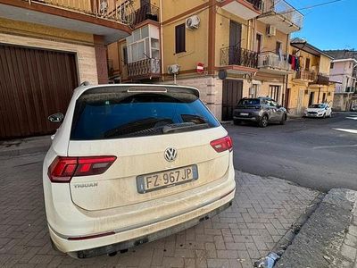Usata VW Tiguan R-line 150 CV (110 kW) 2019 Bianco SUV