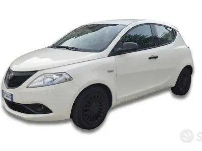 Usata Lancia Ypsilon S 69 CV (50 kW) 2019 Bianco Utilitaria