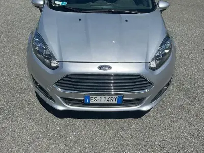 Usata Ford Fiesta Titanium 82 CV (60 kW) 2013 Grigio Berlina