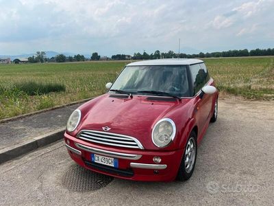 Begagnad Mini One D 2005 Röd Halvkombi