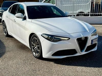 Usata Alfa Romeo Giulia Super 150 CV (110 kW) 2017 Bianco Berlina
