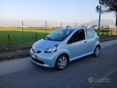 Usata Toyota Aygo 67 CV (49 kW) 2007 Blu Utilitaria