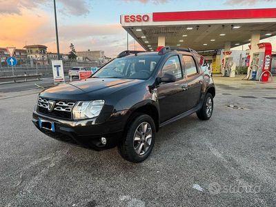 Usata Dacia Duster Lauréate 110 CV (80 kW) 2015 Nero SUV