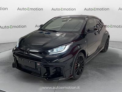 Usata Toyota Yaris 280 CV (205 kW) 2024 Nero Utilitaria