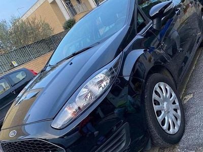 Usata Ford Fiesta 82 CV (60 kW) 2017 Nero Berlina