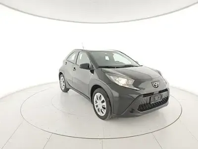Usata Toyota Aygo X Active 72 CV (52 kW) 2025 Nero SUV