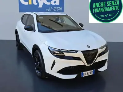 Usata Alfa Romeo Junior 136 CV (100 kW) 2024 Bianco SUV