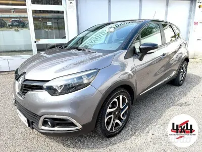 Usata Renault Captur 90 CV (66 kW) 2013 Grigio SUV