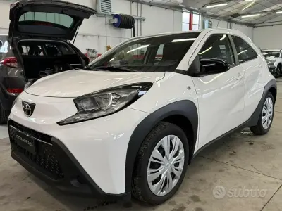 Usata Toyota Aygo X Active 72 CV (52 kW) 2022 Bianco SUV