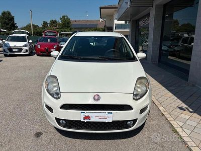 Usata Fiat Punto 75 CV (55 kW) 2015 Bianco Berlina