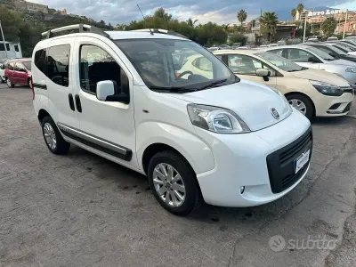 Käytetty Fiat Qubo Trekking 75 HP (55 kW) 2012 Valkoinen Tila-auto