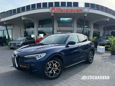 Usata Alfa Romeo Stelvio Executive 209 CV (153 kW) 2018 Blu/azzurro SUV