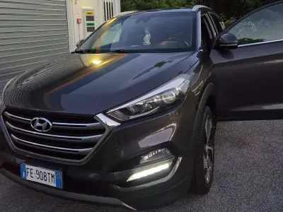 Usata Hyundai Tucson Xpossible 116 CV (85 kW) 2016 Grigio SUV