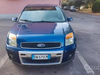 Usata Ford Fusion 80 CV (58 kW) 2009 Bluazzurro Utilitaria
